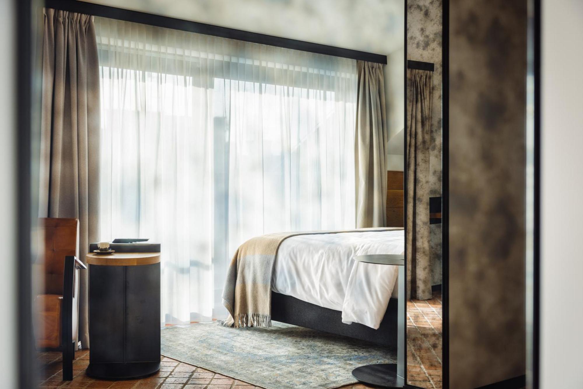 Nomadic Urban Premium Suites Краков Экстерьер фото