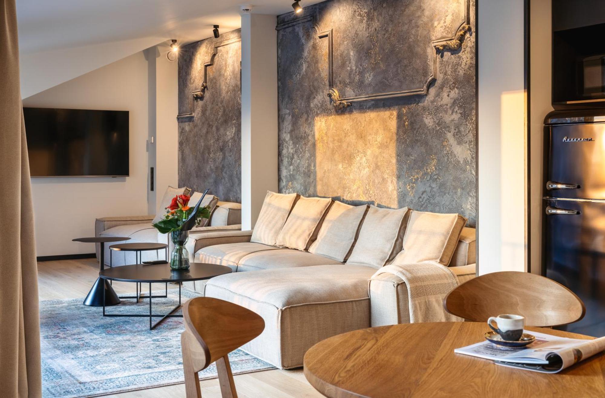 Nomadic Urban Premium Suites Краков Экстерьер фото