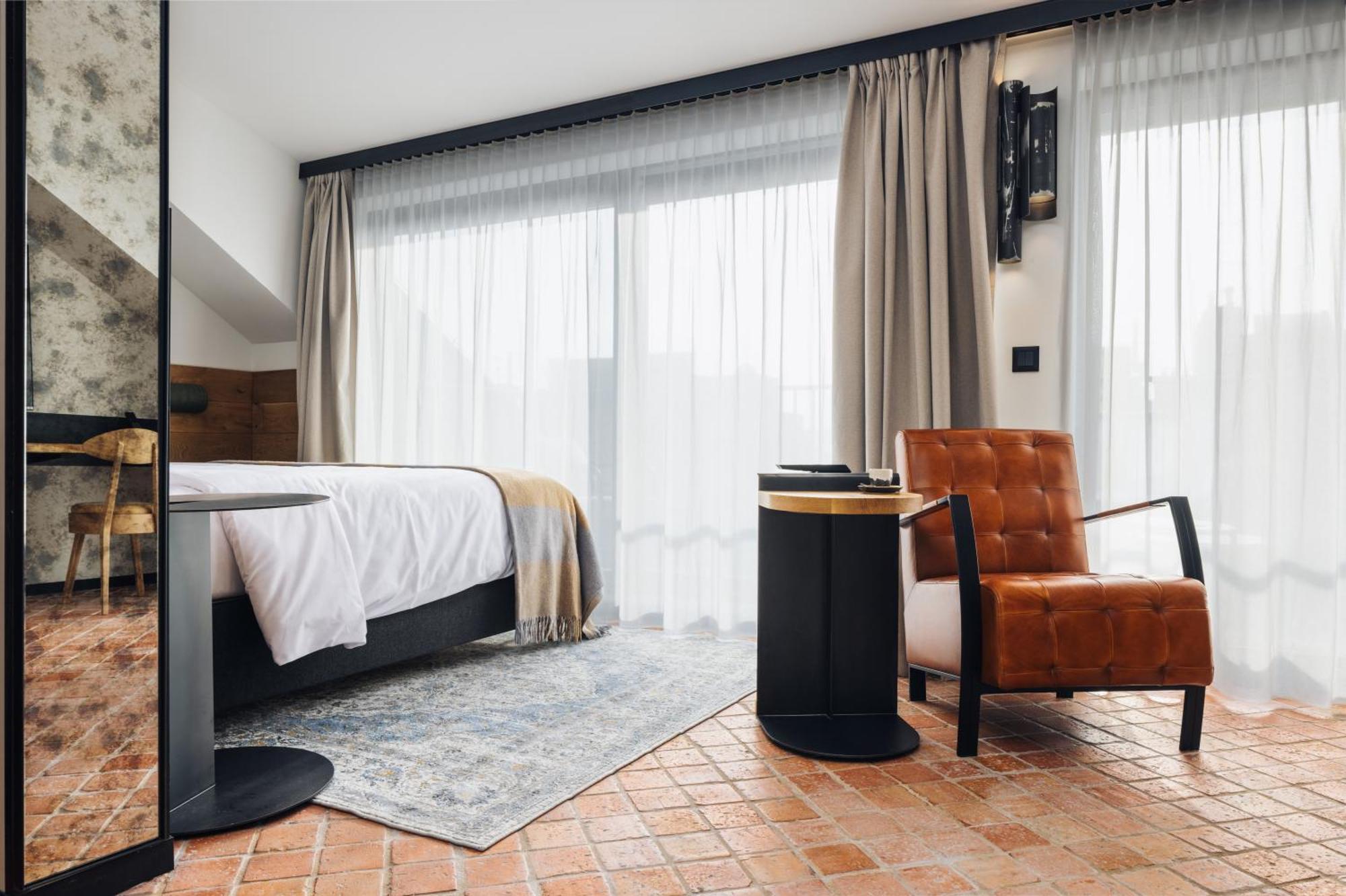 Nomadic Urban Premium Suites Краков Экстерьер фото