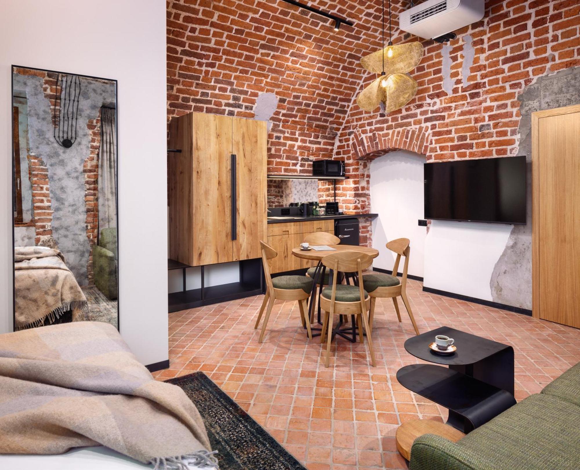 Nomadic Urban Premium Suites Краков Экстерьер фото