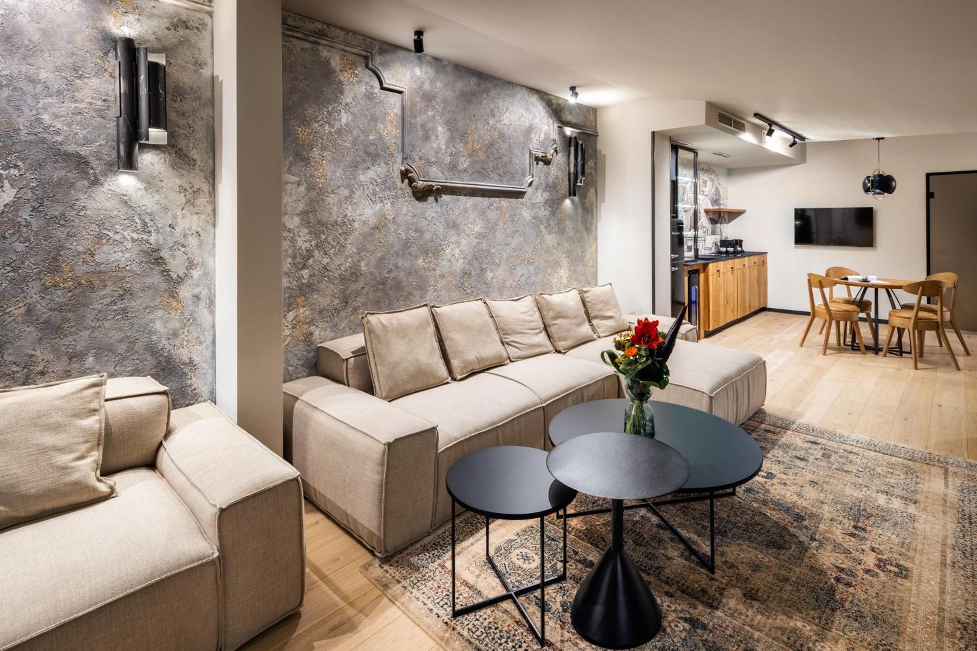 Nomadic Urban Premium Suites Краков Экстерьер фото