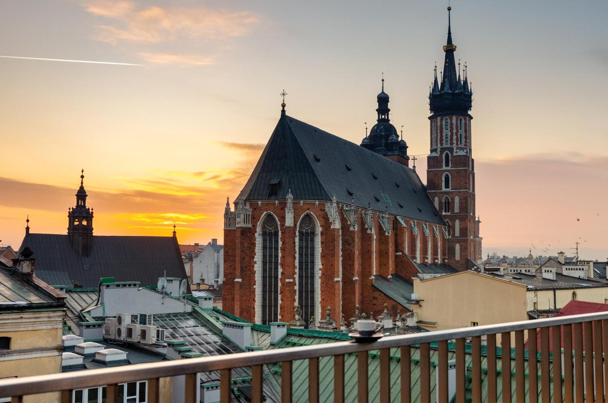 Nomadic Urban Premium Suites Краков Экстерьер фото