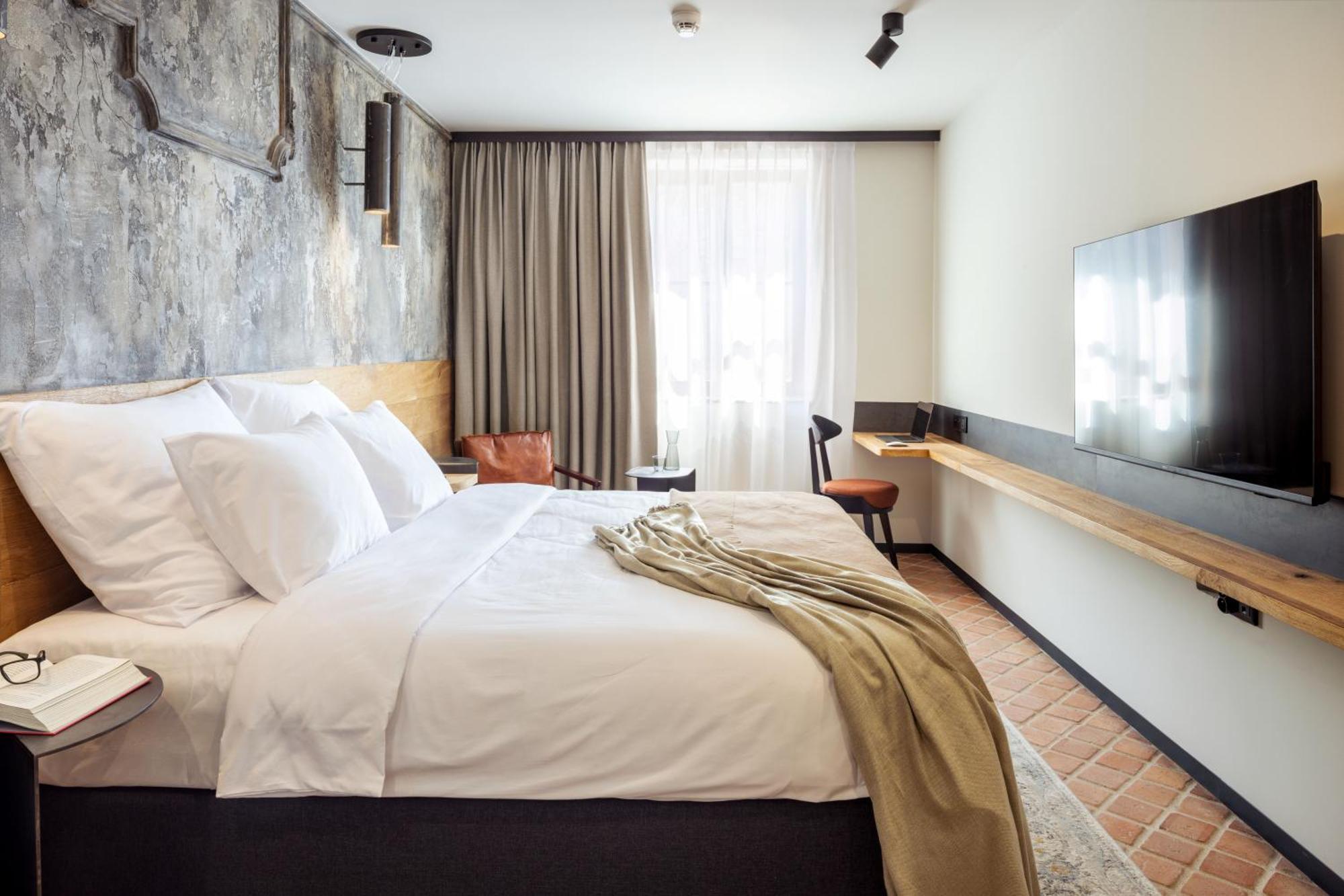 Nomadic Urban Premium Suites Краков Экстерьер фото