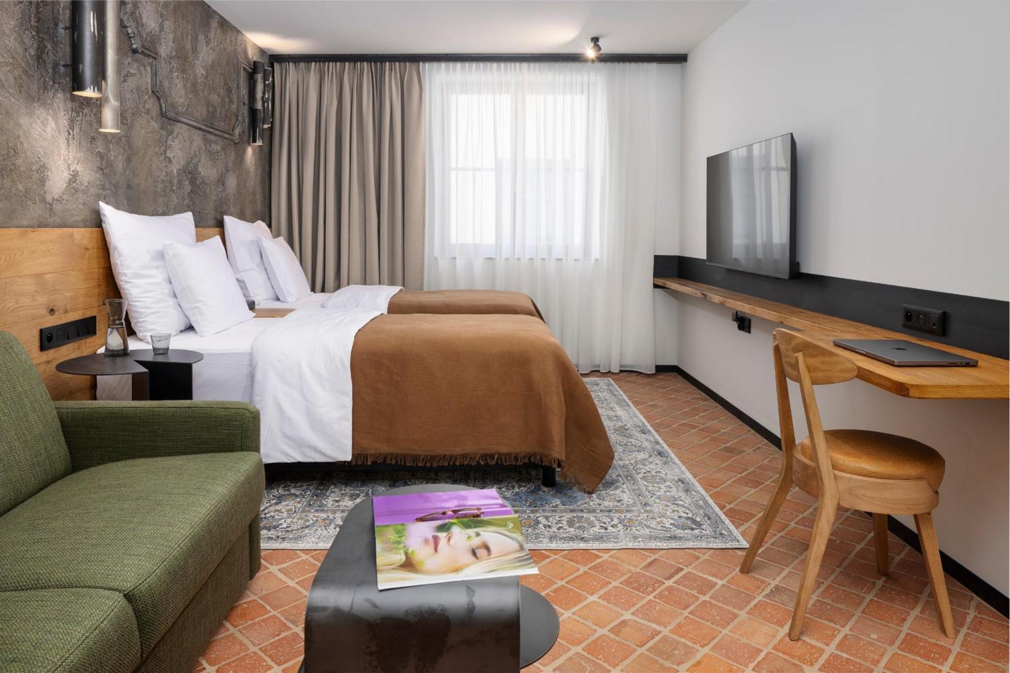Nomadic Urban Premium Suites Краков Экстерьер фото