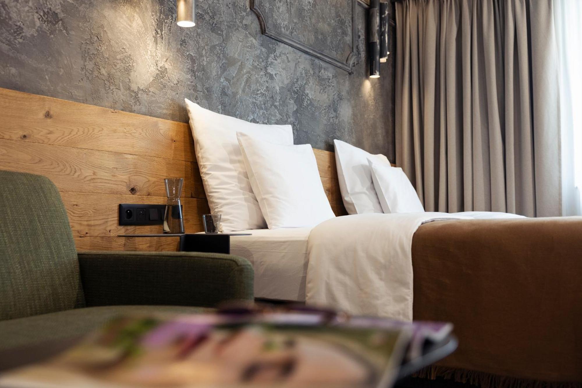 Nomadic Urban Premium Suites Краков Экстерьер фото