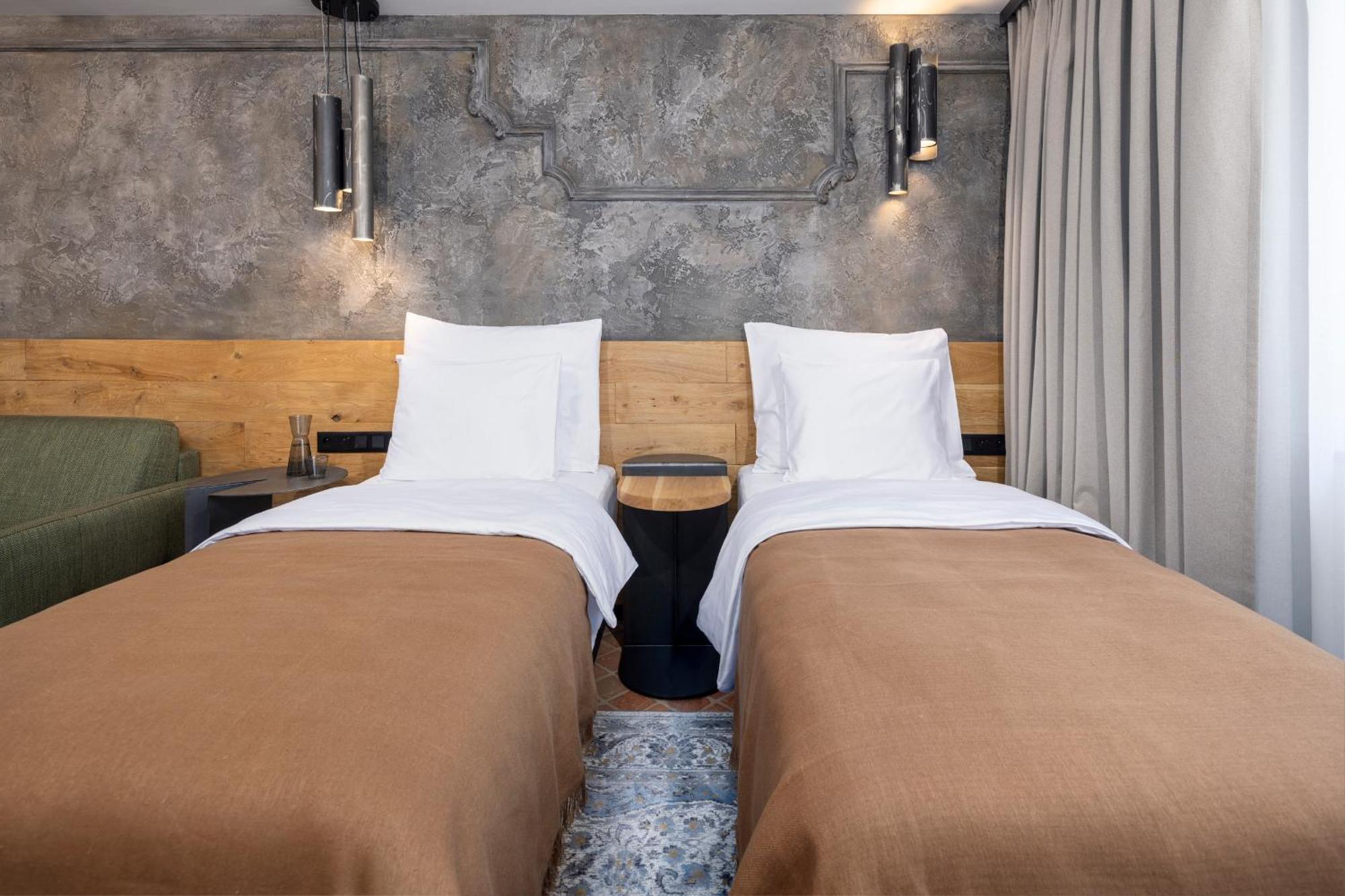 Nomadic Urban Premium Suites Краков Экстерьер фото