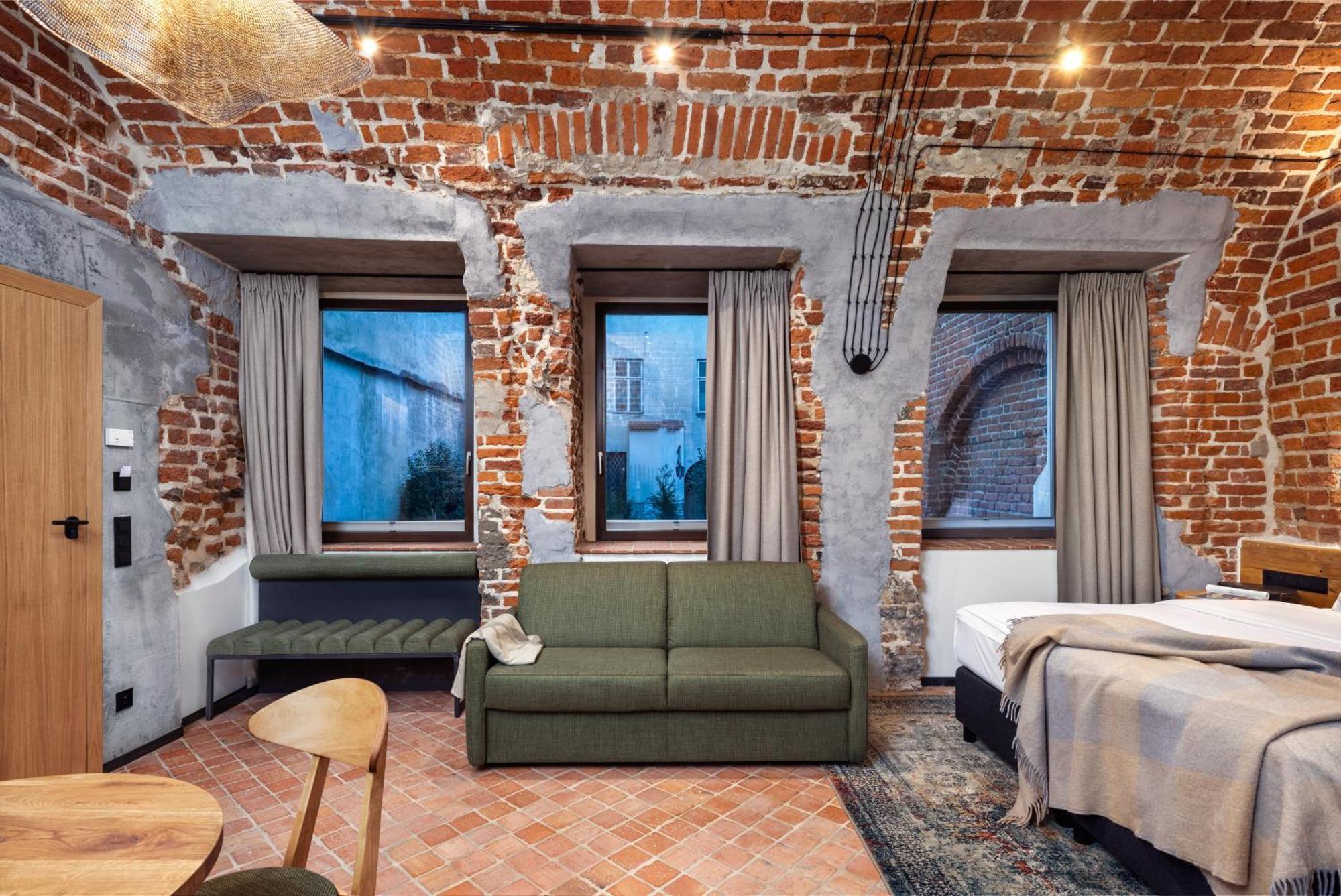 Nomadic Urban Premium Suites Краков Экстерьер фото